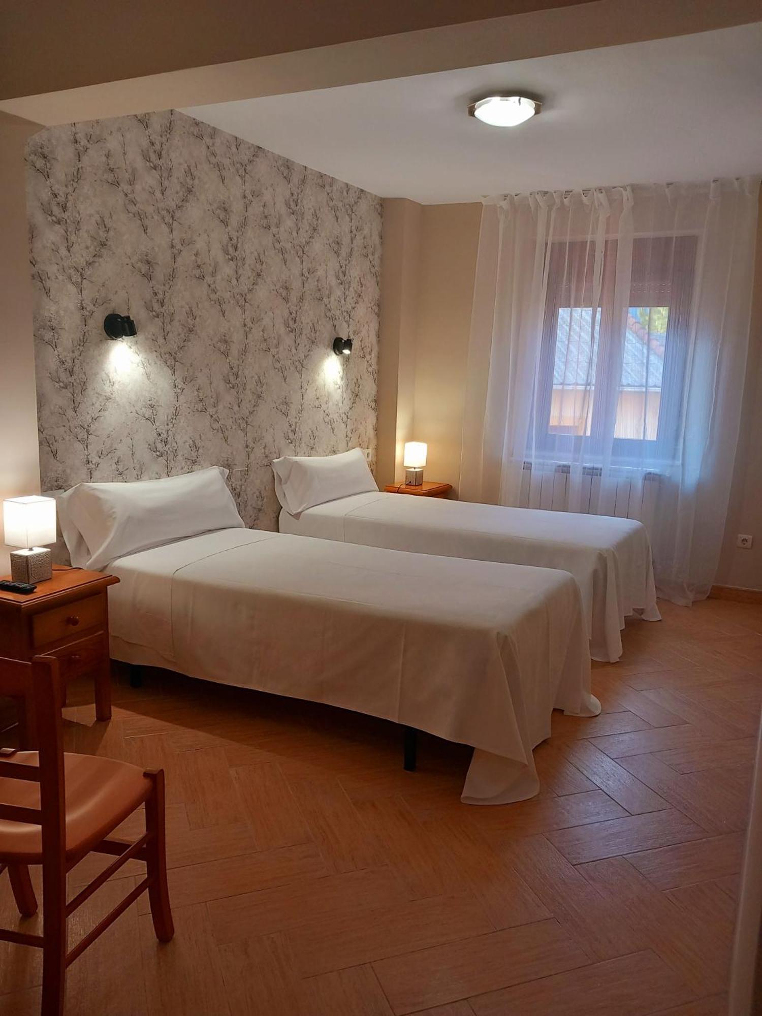 Velilla del Rio Carrion Hotel Rural Orquidea מראה חיצוני תמונה
