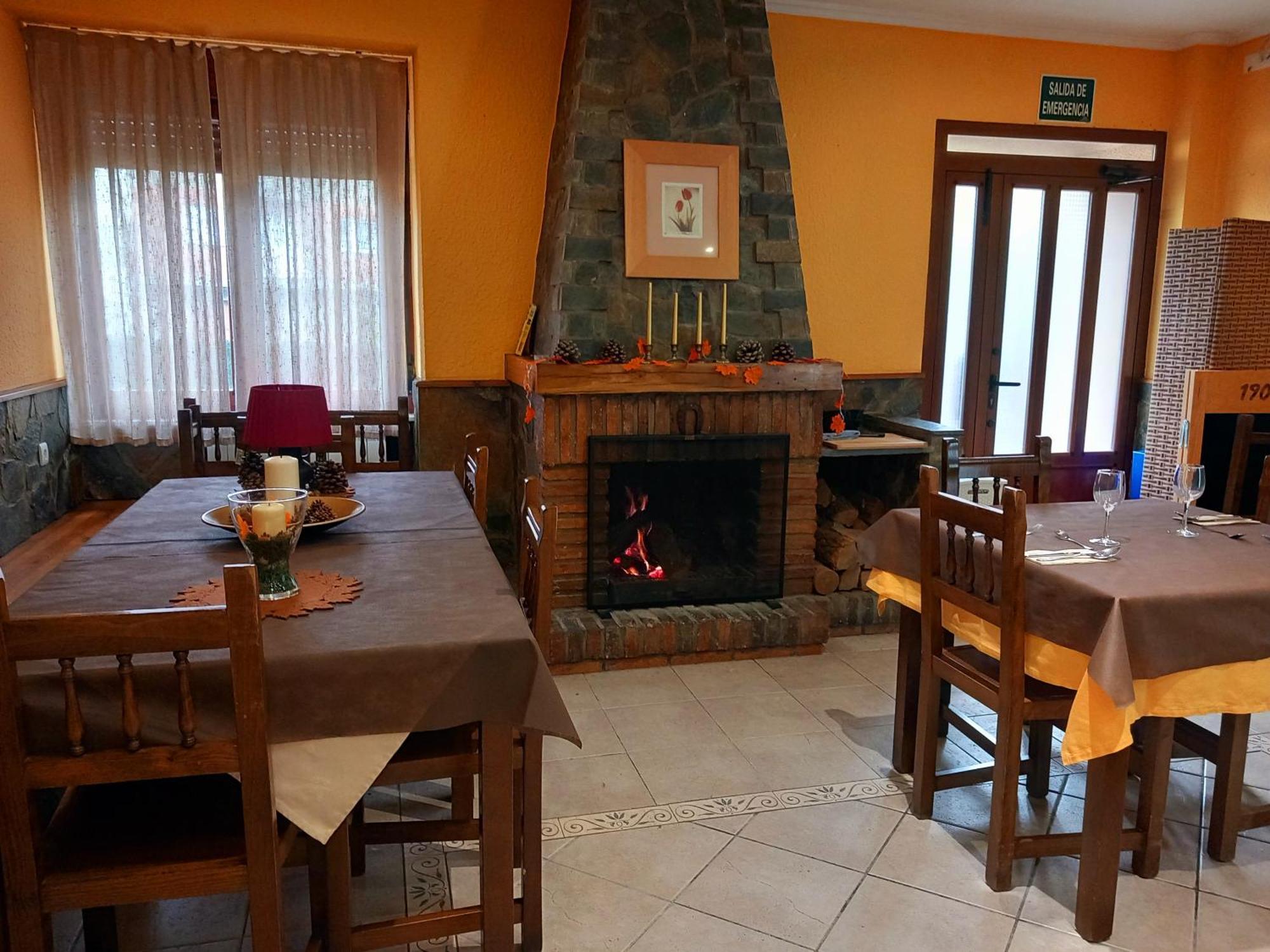 Velilla del Rio Carrion Hotel Rural Orquidea מראה חיצוני תמונה
