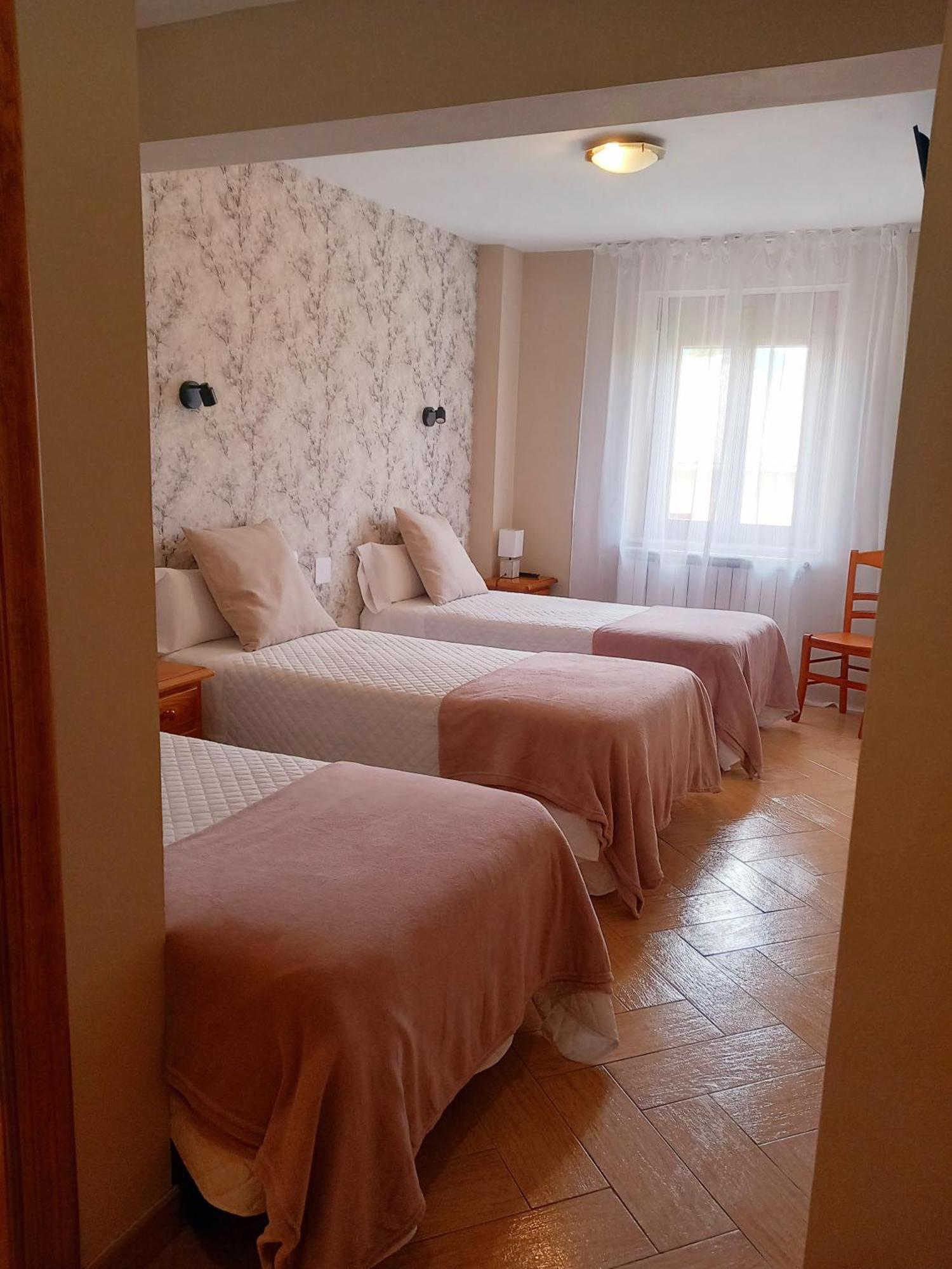 Velilla del Rio Carrion Hotel Rural Orquidea מראה חיצוני תמונה